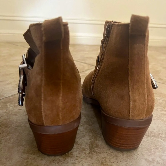 Steve Madden Ankle Bootie - Picture 3 of 5